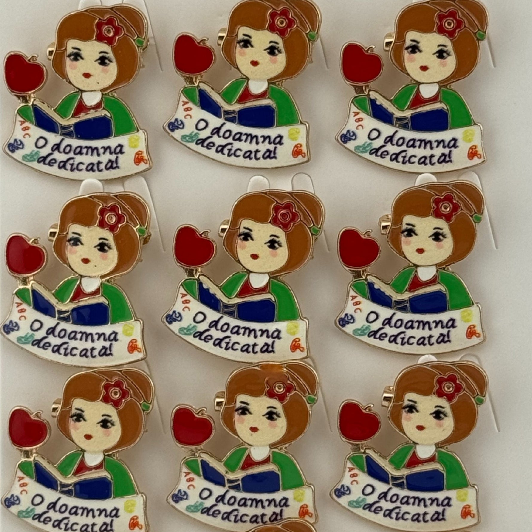 Set 12 Brose Martisor Primavara, Jolie, Model Fata, cu Mesaj O Doamna Dedicata