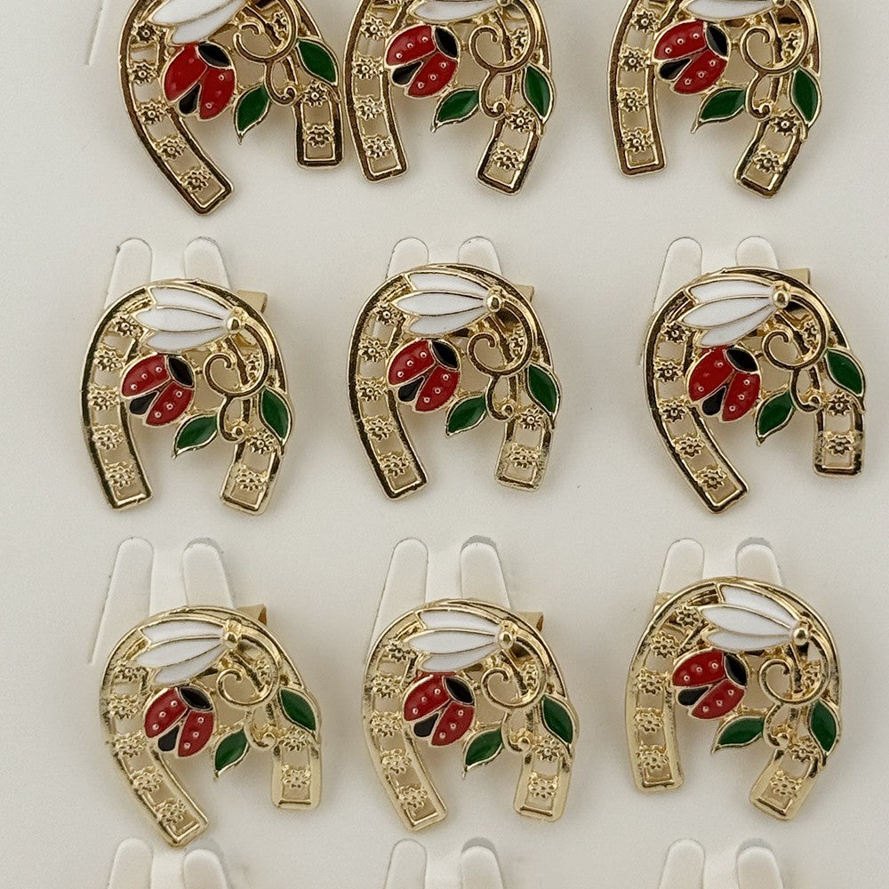 Set 12 Brose Martisor Primavara Potcoava cu Ghiocel si Buburuza, Jolie, Brose din Metal, Aspect Lacuit, 2 x 2 cm per