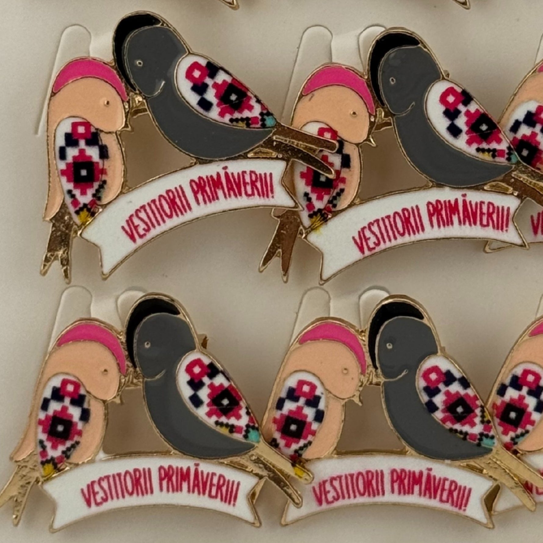 Set 12 Brose Martisor Primavara, Jolie, Model Randunele, cu Mesaj Vestitorii Primaverii