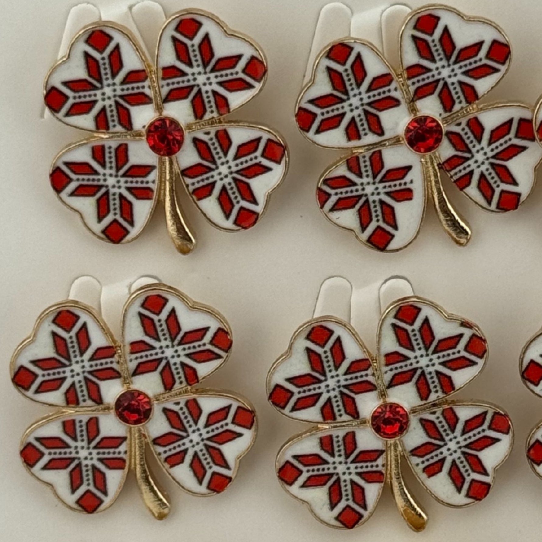 Set 12 Brose Martisor Primavara, Jolie, Model Trifoi Traditional cu Piatra Rosie
