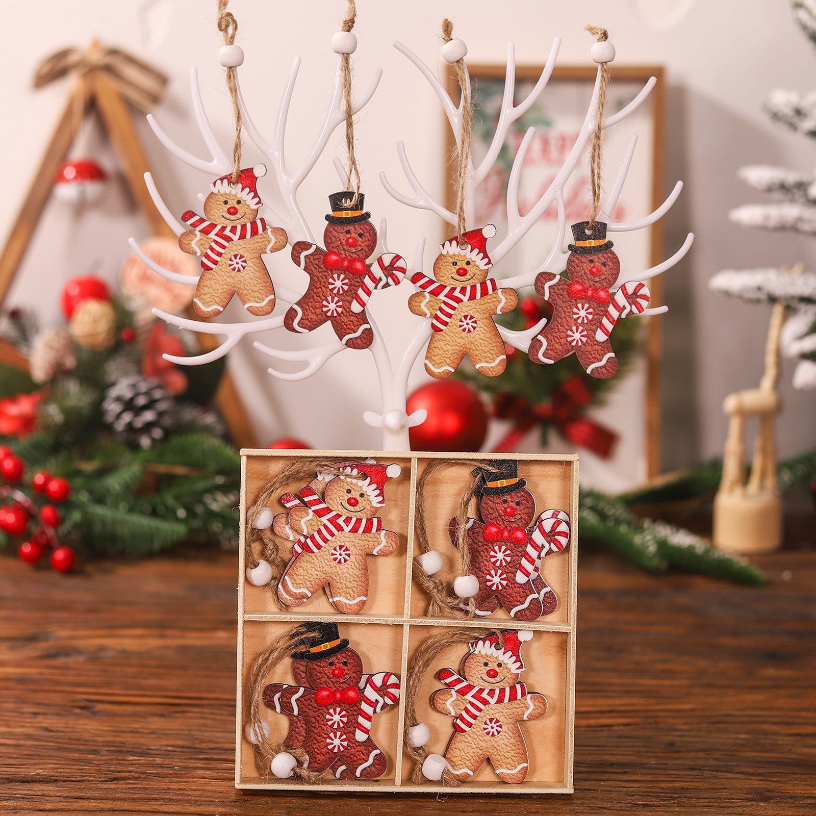 Set 12 Decoratiuni de Craciun din Lemn, Flippy, cu Snur pentru Agatare in Brad, Model Prajituri Omuleti, Dimensiuni