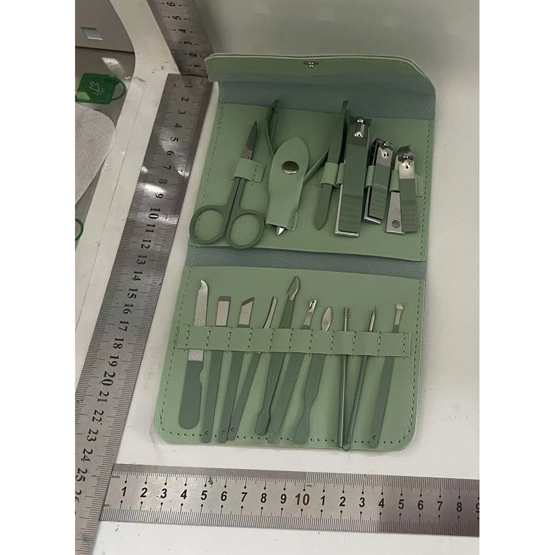 Set 16 Piese de Ingrijire Cosmetica, Flippy, pentru Manichiura, Pedichiura, Fata, Geanta Organizatoare din Piele