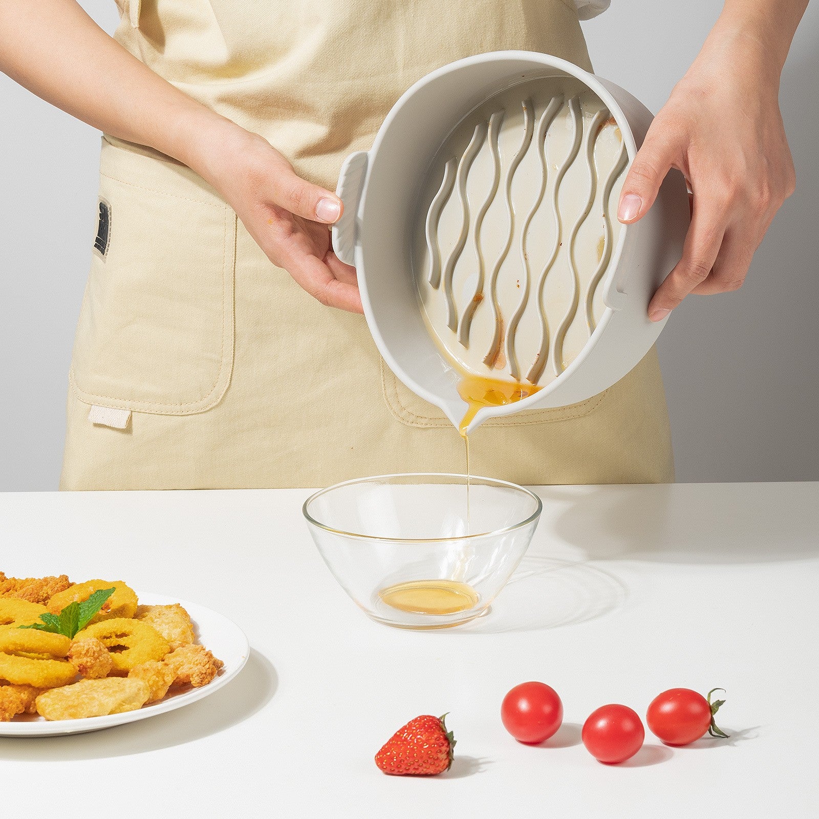 Set 2 tavi din silicon ecologic pentru air fryer Flippy, temperatura maxima 230 grade, reutilizabile, reciclabile, cu