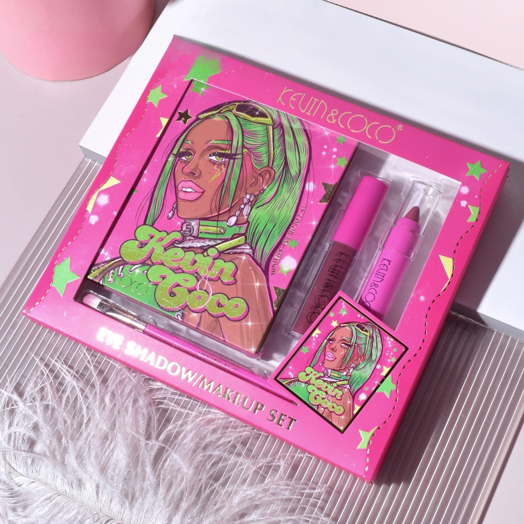 Set 4 Produse de Machiaj, KEVIN &amp; COCO, Green Cool Girl, 18 culori, 20.5 x 18.2 x 2.2 cm