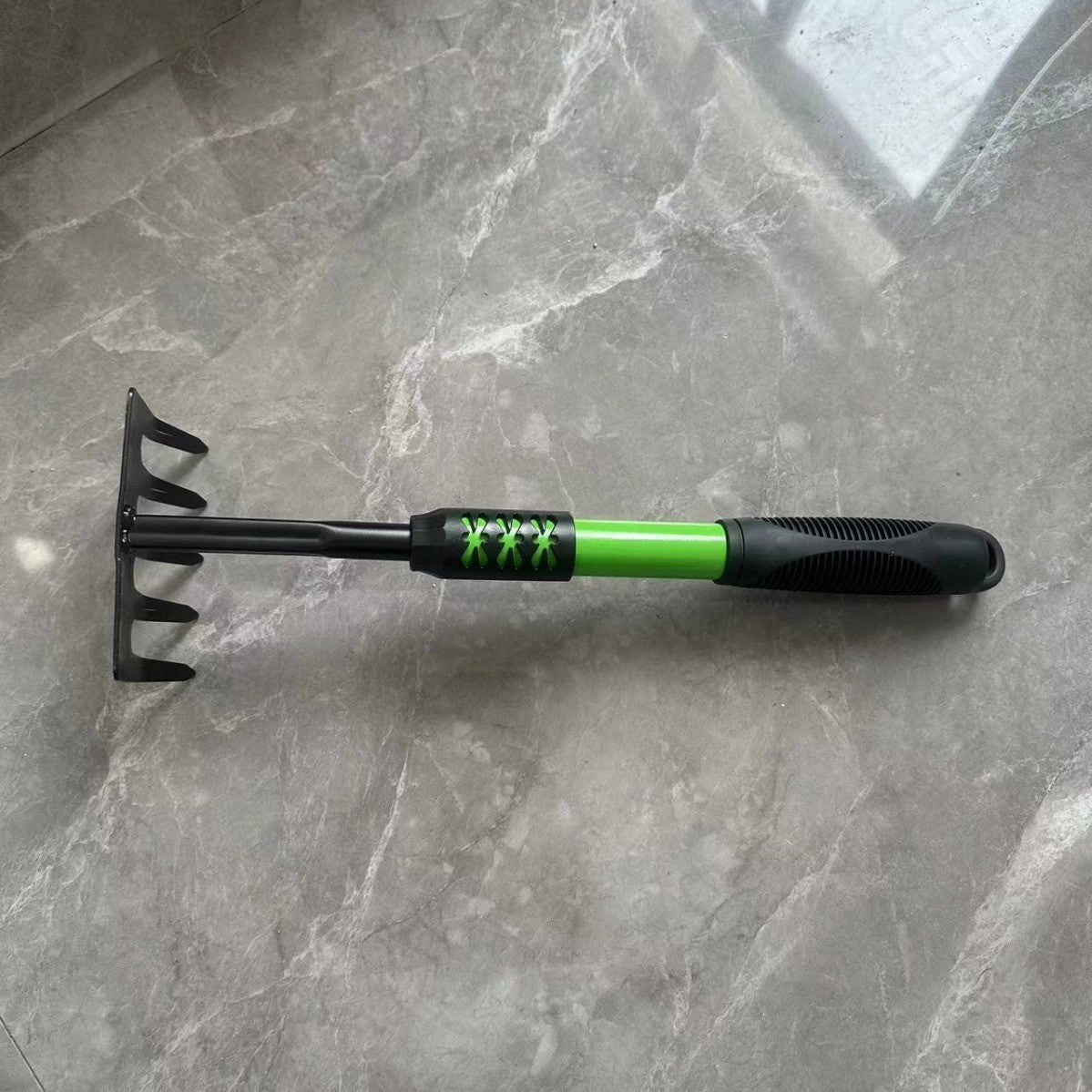 Set 4 Unelte de Gradina Flippy, pentru Plantare, Prelucrare Sol si Ingrijire Plante, Material PVC Carbon, Grebla,