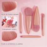 Set 5 Mini Pensule de Machiaj, Flippy, Portabile, in Carcasa cu Oglinda, din Par Sintetic Moale, Roz Pastel, 12x7x2.5 cm