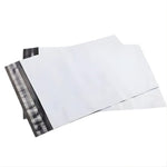 Set 50 Pungi Curierat Autoadezive pentru Ambalare Colete, Rezistente la Transport, Grosime 50 Microni, Alb la Exterior