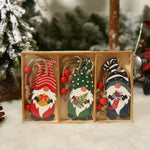 Set 9 Decoratiuni de Craciun din Lemn, Flippy, cu Snur pentru Agatare in Brad, 3 Modele Mos Craciun Diferite