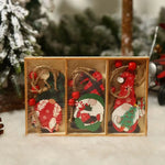 Set 9 Decoratiuni de Craciun din Lemn, Flippy, cu Snur pentru Agatare in Brad, Model Mos Craciun Pitic Diferite