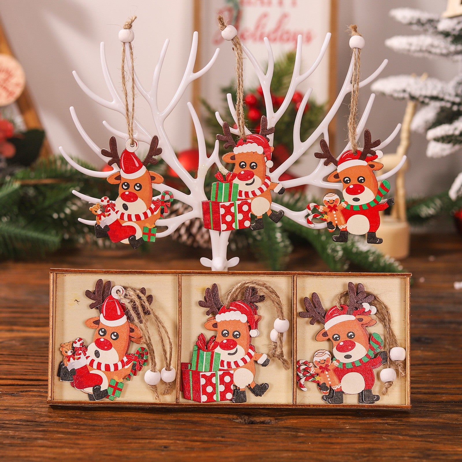 Set 9 Decoratiuni de Craciun din Lemn, Flippy, cu Snur pentru Agatare in Brad, Model Reni, 3 Modele, Diferite