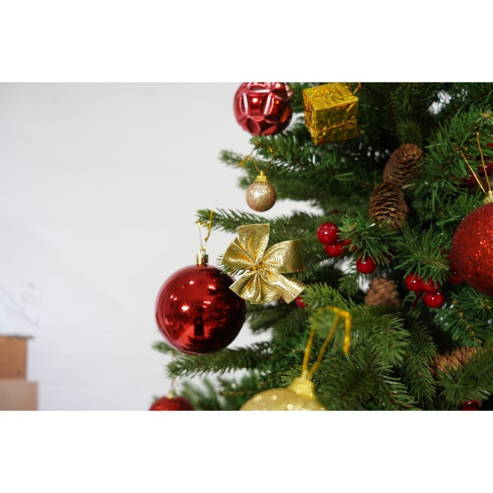 Set brad artificial de Craciun si elemente decorative, decorat cu conuri pin rosii, inaltime 210 cm, diametru 137 cm,