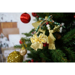 Set brad artificial de Craciun si elemente decorative, decorat cu conuri pin rosii, inaltime 210 cm, diametru 137 cm,