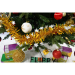 Set brad artificial de Craciun si elemente decorative, decorat cu conuri pin rosii, inaltime 210 cm, diametru 137 cm,