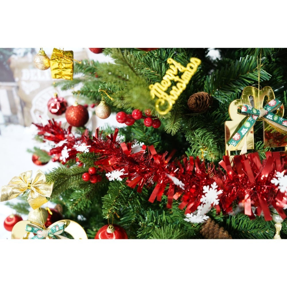 Set brad artificial de Craciun si elemente decorative, decorat cu conuri pin rosii, inaltime 210 cm, diametru 137 cm,