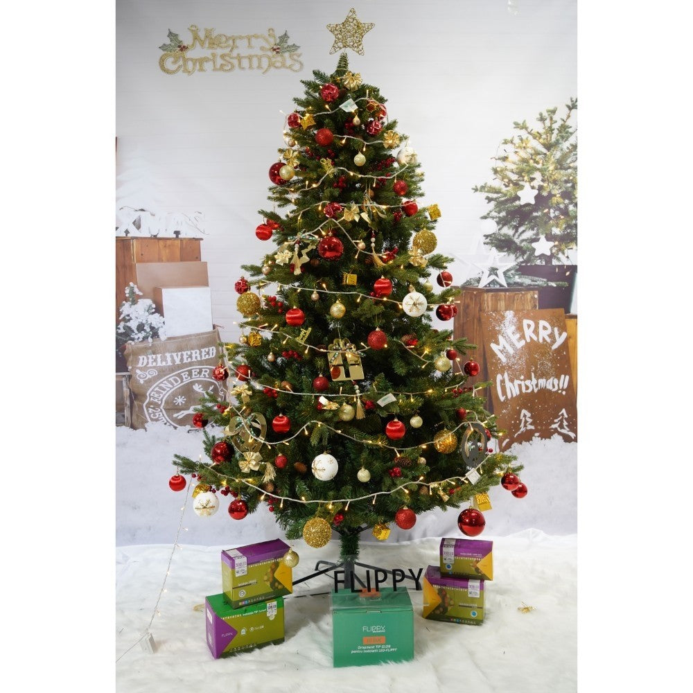 Set brad artificial de Craciun si elemente decorative, decorat cu conuri pin rosii, inaltime 210 cm, diametru 137 cm,