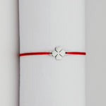 Bratara Martisor pentru Dama, Jolie, Model Trifoi cu 4 Foi, Set 12 bucati, Pandativ Argintiu din Inox cu Snur Rosu