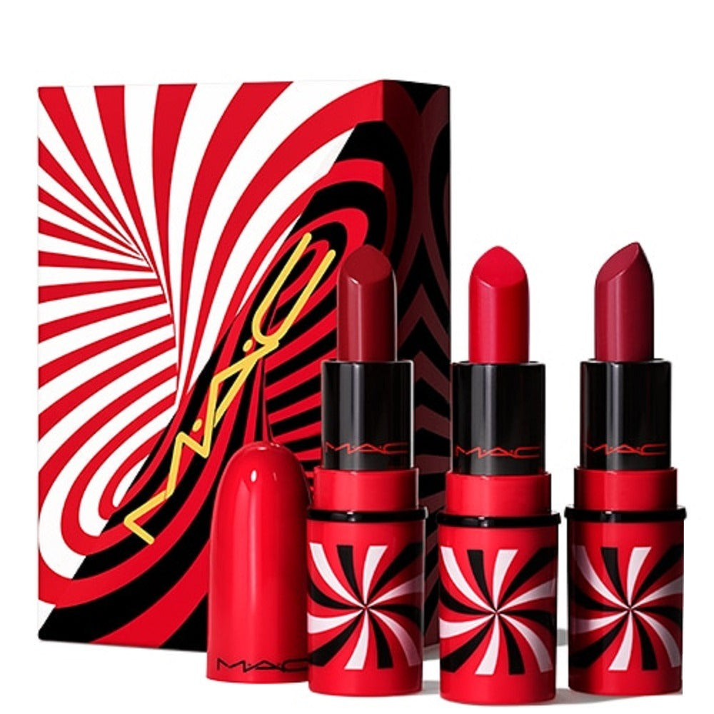 Tiny Tricks Set MAC: Mini, Matte, Cream Lipstick, Awe-Spicious, 1.8 g *Miniature + Mini, Matte, Cream Lipstick, Snappy-Go-Lucky, 1.8 g *Miniature + Mini, Matte, Cream Lipstick, Sleight Of Grand, 1.8 g *Miniature - Olmarkt