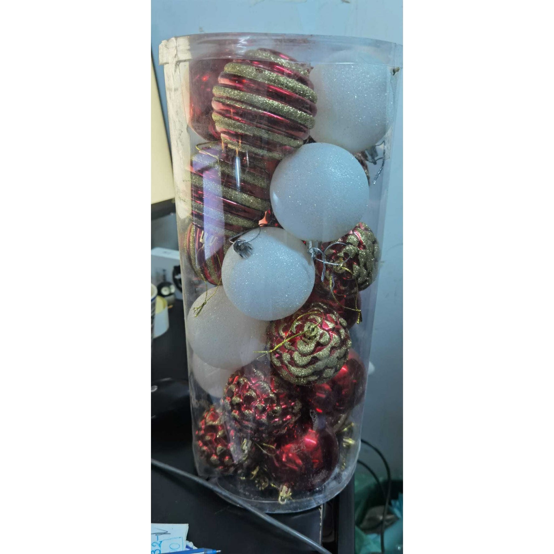 Set de 24 ornamente de brad, Flippy, de tip Glob, Alb/ Rosu, cu ø de 7 cm, din plastic, cu finisaj sclipitor , cutie 16