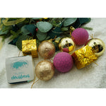 Set de 35 ornamente de brad, Flippy, de tip Glob, Auriu/ Mov, din polistiren, cu finisaj sclipitor , cutie 14 cm
