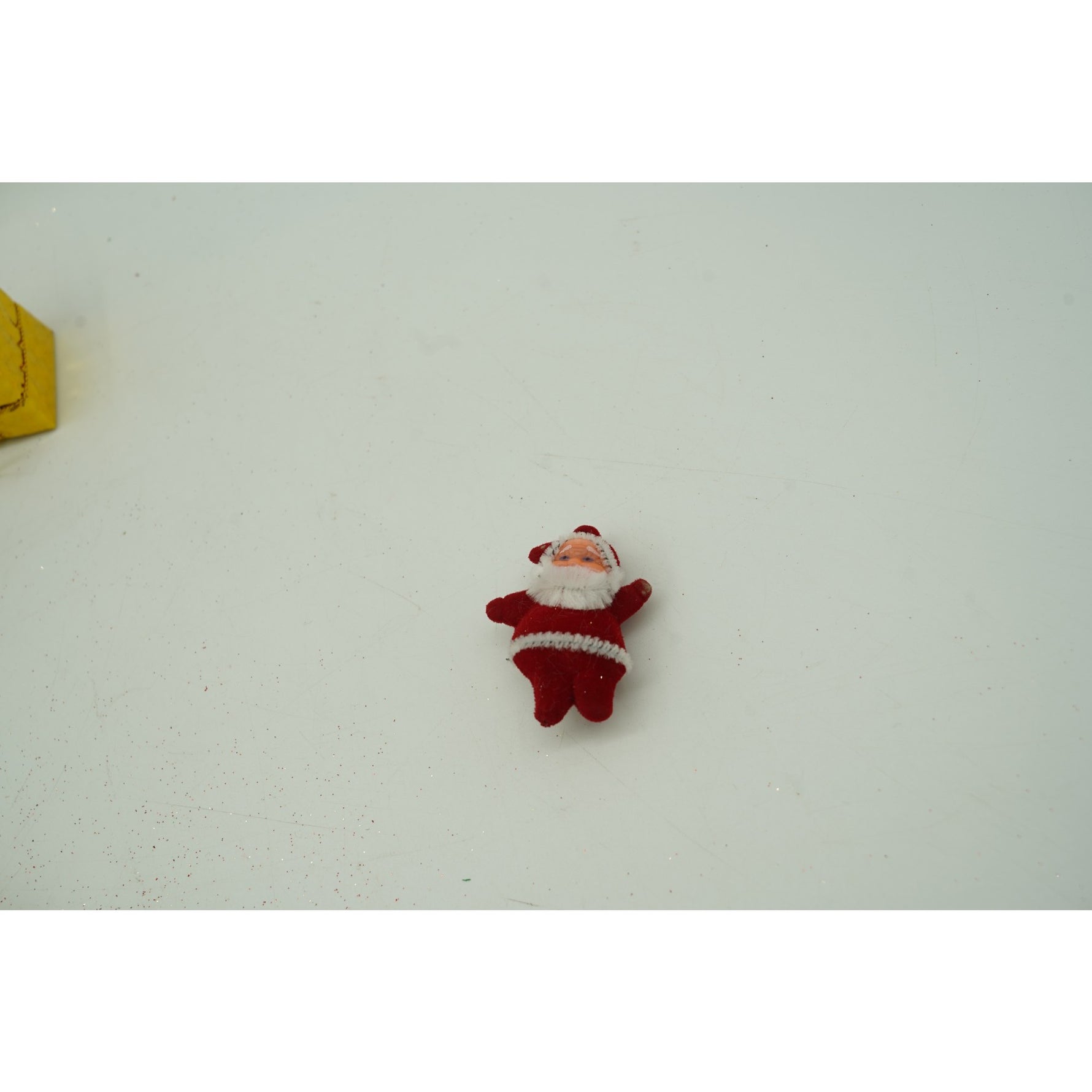 Set de 45 ornamente de brad, Flippy, de tip Glob, , din polistiren, cu finisaj sclipitor , cutie 8 cm adancime x 24 cm