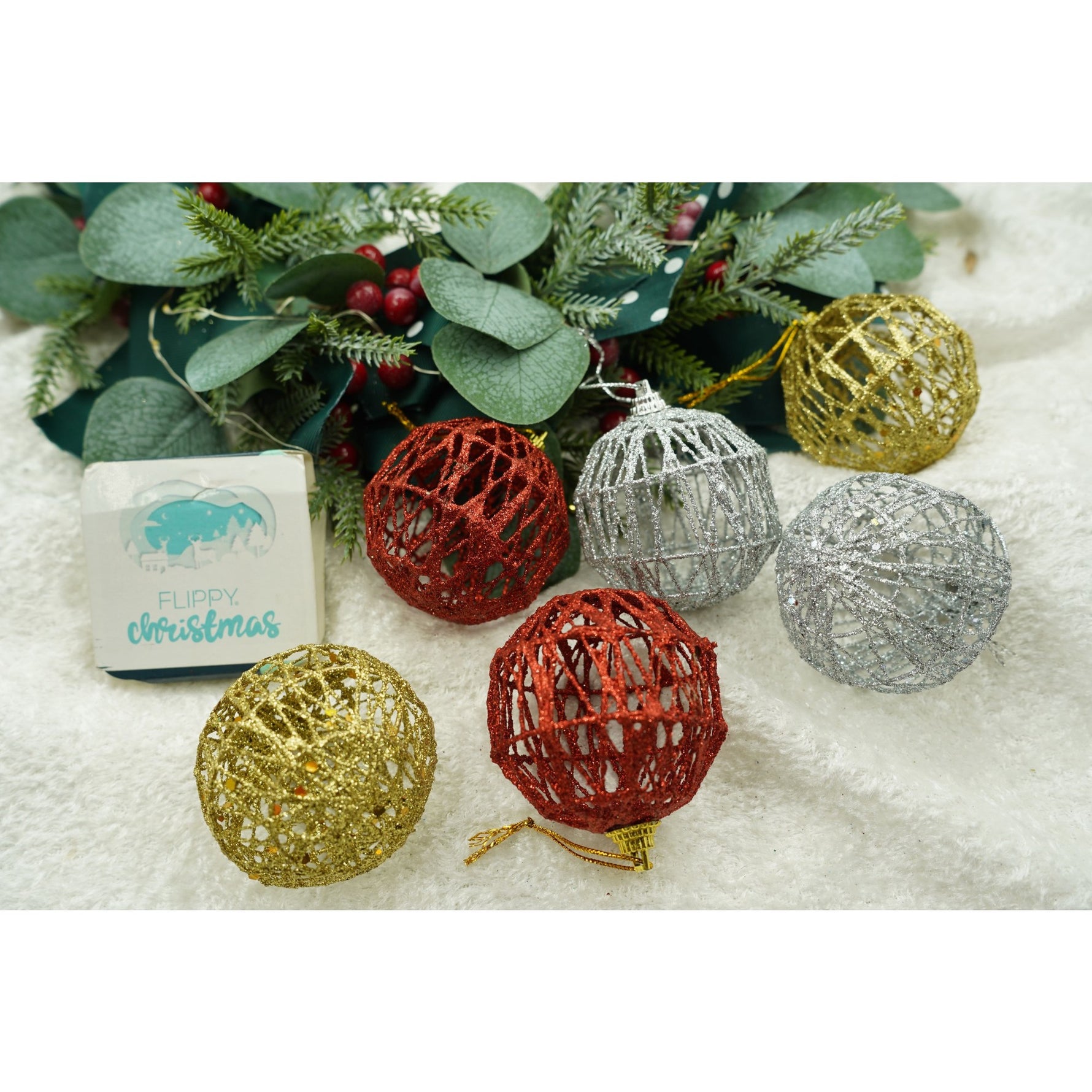 Set de 6 ornamente de brad, Flippy, de tip Glob, Multicolor, cu ø de 6 cm, din metal, cu finisaj sclipitor , cutie 6 cm