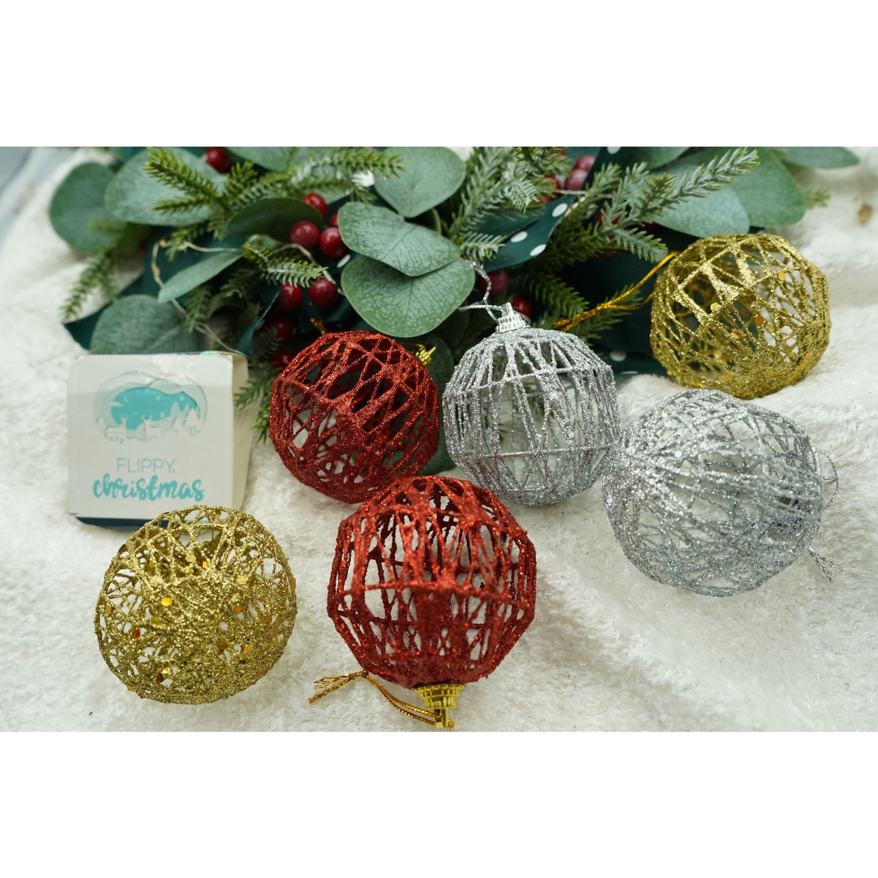 Set de 6 ornamente de brad, Flippy, de tip Glob, Multicolor, cu ø de 6 cm, din metal, cu finisaj sclipitor , cutie 6 cm