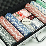 Set de Poker Complex cu 300 de jetoane Flippy, Include 2 seturi de carti, 5 zaruri, Echipat cu servieta de aluminiu cu