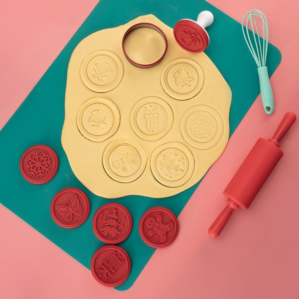 Set 6 stampile pentru prajituri Flippy, tematica de Craciun, din silicon alimentar non-toxic, taietor aluat inclus, 6