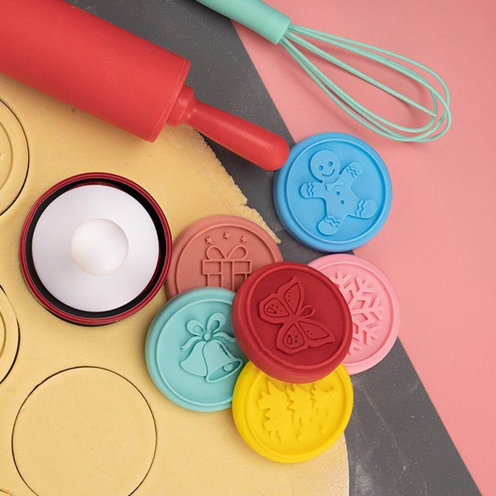 Set 6 stampile pentru prajituri Flippy, tematica de Craciun, din silicon alimentar non-toxic, taietor aluat inclus, 6