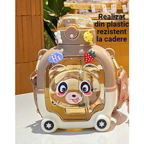 Sticla cu pai pentru copii, Flippy, model ursulet, gradata, stickere aplicate, curea reglabila, din plastic rezistent