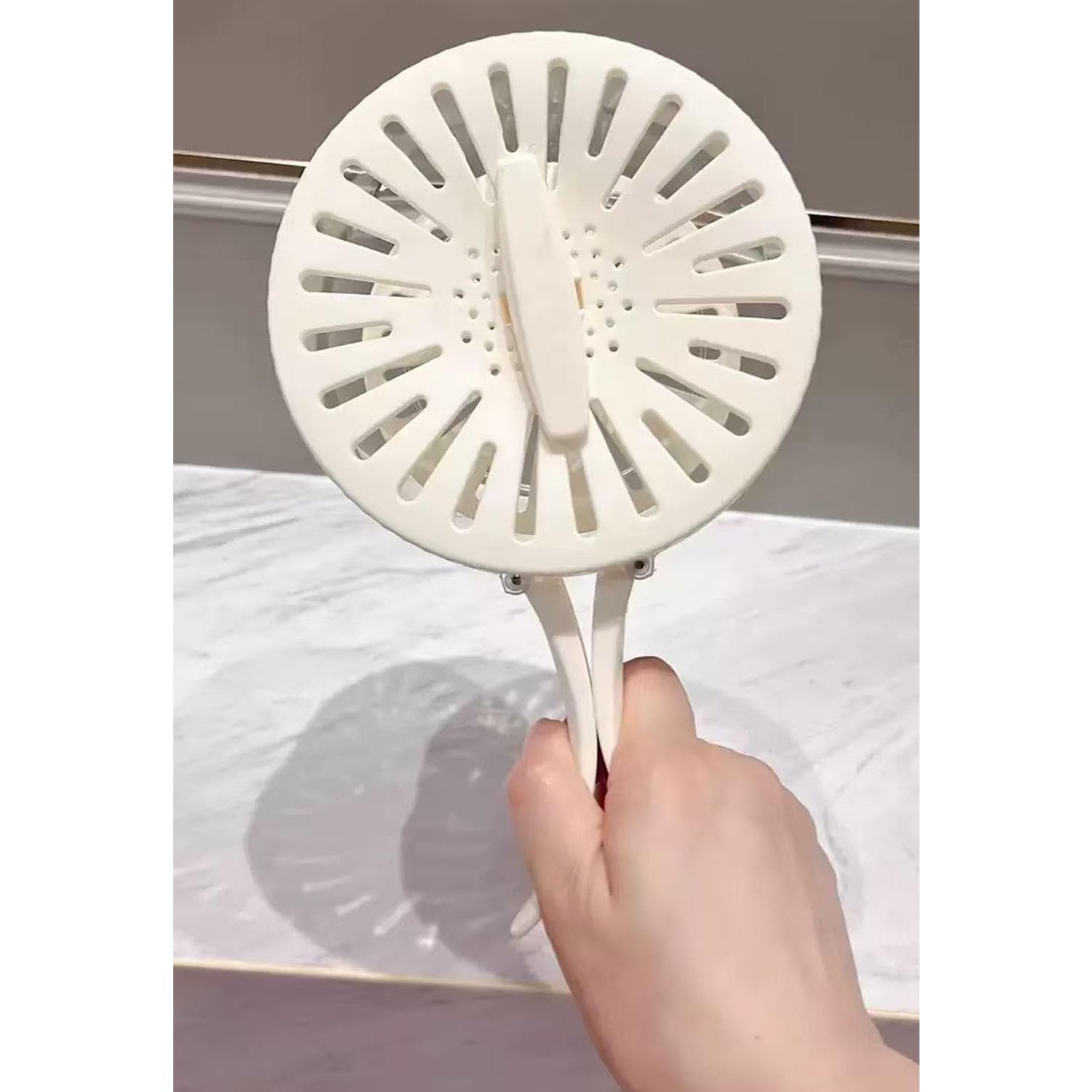 Strecuratoare 2 in 1 pentru Fructe si Legume, Flippy, Cos de Scurgere si Cutie de Depozitare, 15.5 x 8.3 cm, din PP, cu