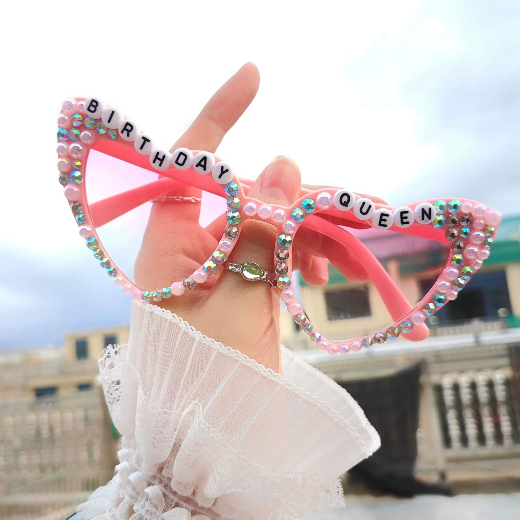 Ochelari Decorativi, Flippy, Model Birthday Queen, cu Perle si Pietre, pentru Aniversari, din PC, 15.3 x 5.7 x 14.5 cm,