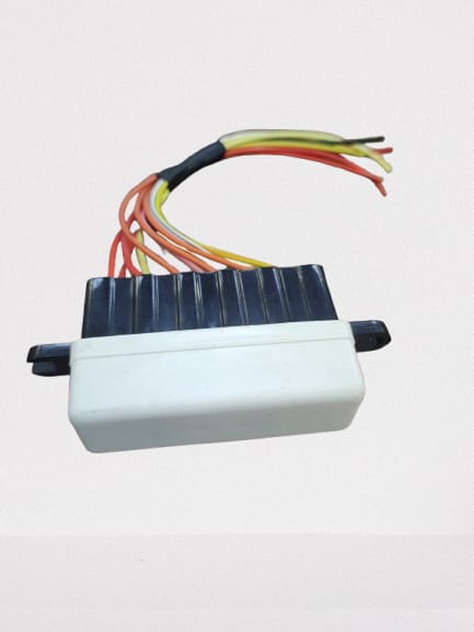 Suport siguranta auto medie 20mm cutie /bloc pentru 6 sigurante 10A /incluse /cu fir