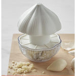 Tocator manual pentru usturoi, in forma de usturoi, cutite rezistente, utilizare prin apasare, material ABS si inox,
