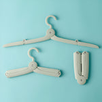 Umeras Pliabil de Calatorie, Flippy, Mini Cuier Portabil pentru Haine, Suport de Uscare, 14x7x1.4cm, Verde