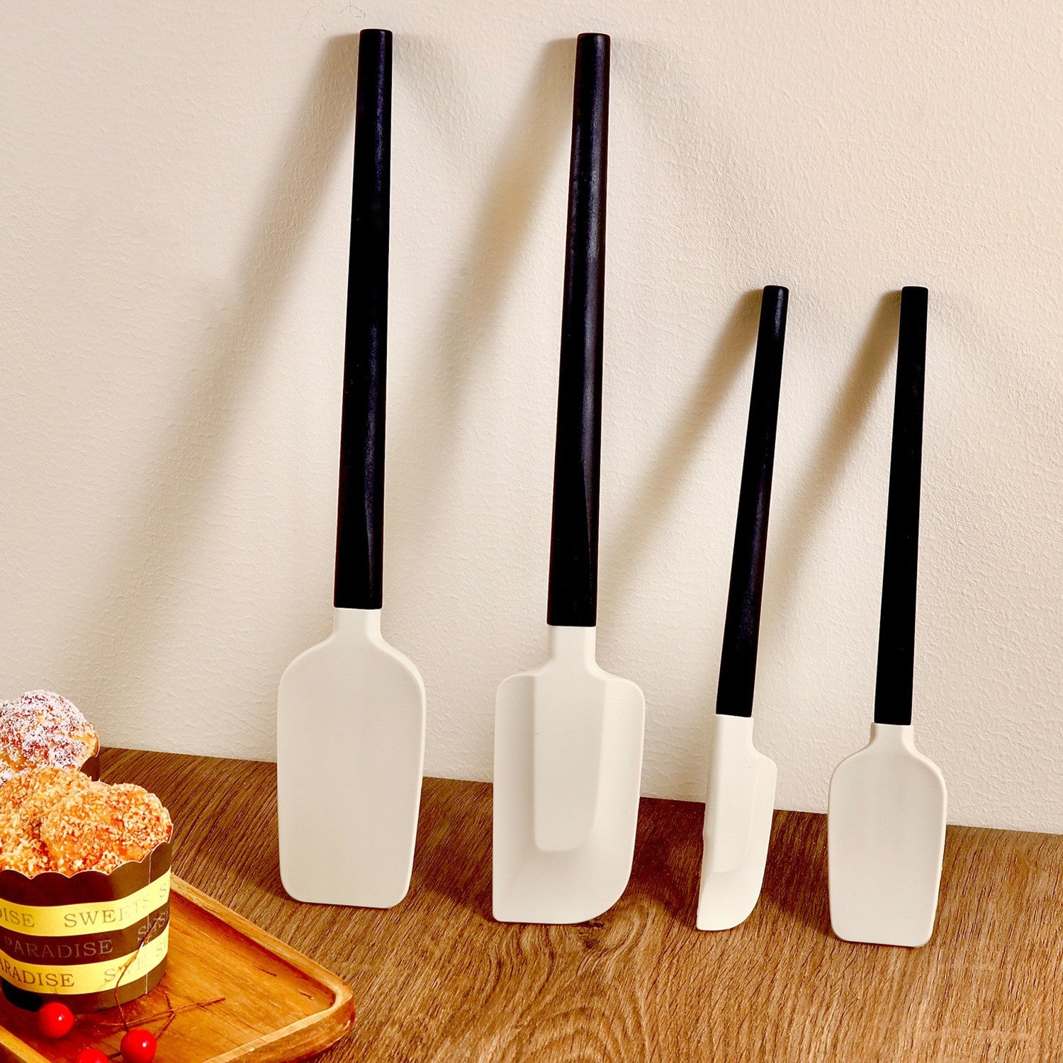 Ustensile de Bucatarie, Flippy, Set din 4 bucati, din Silicon si Lemn, Spatule de Diferite Dimensiuni, Termo