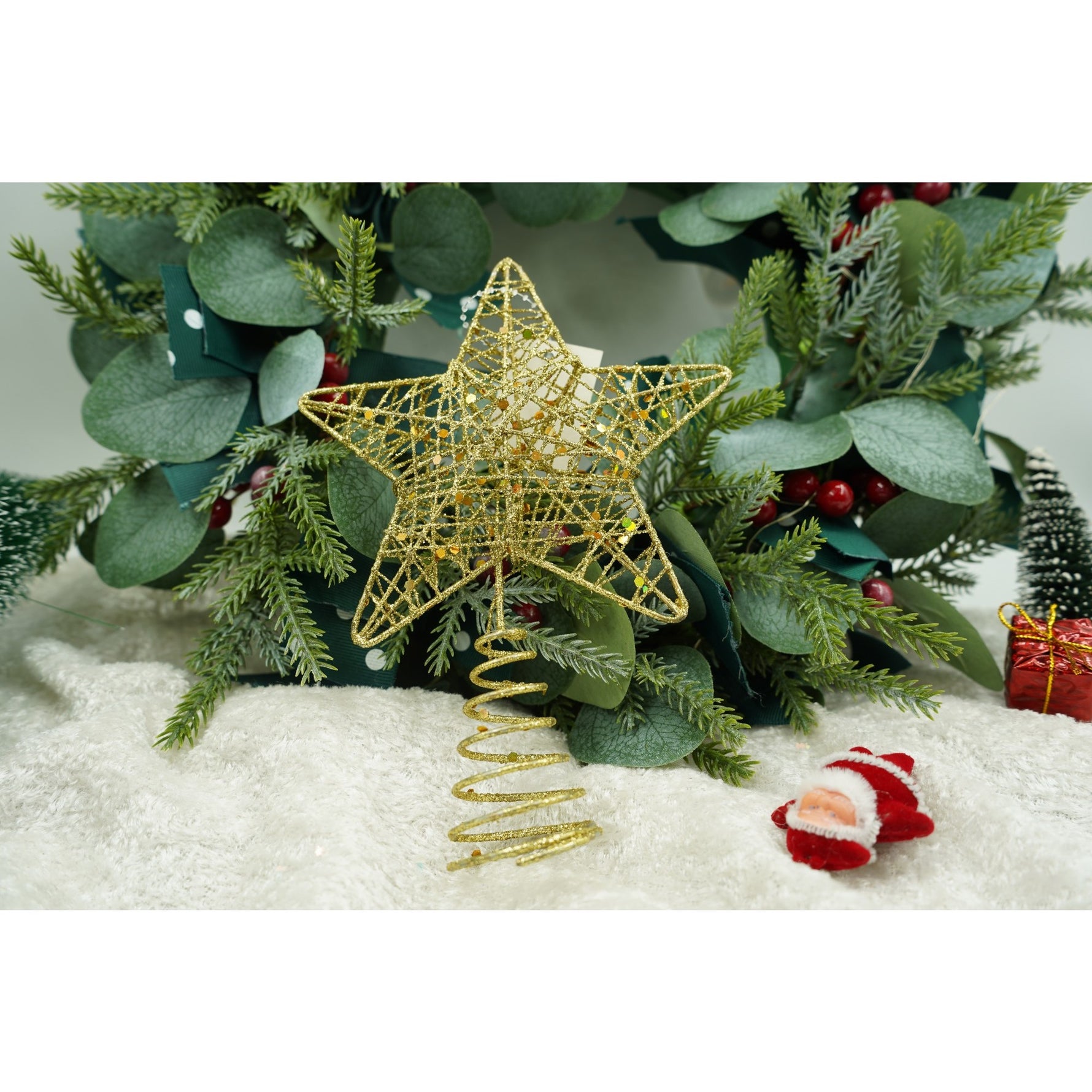 Varf decorativ de brad, Auriu, in forma de Stea, design cu paiete, din Plastic/Metal, 13 cm x 18 cm, diametru 4 cm,