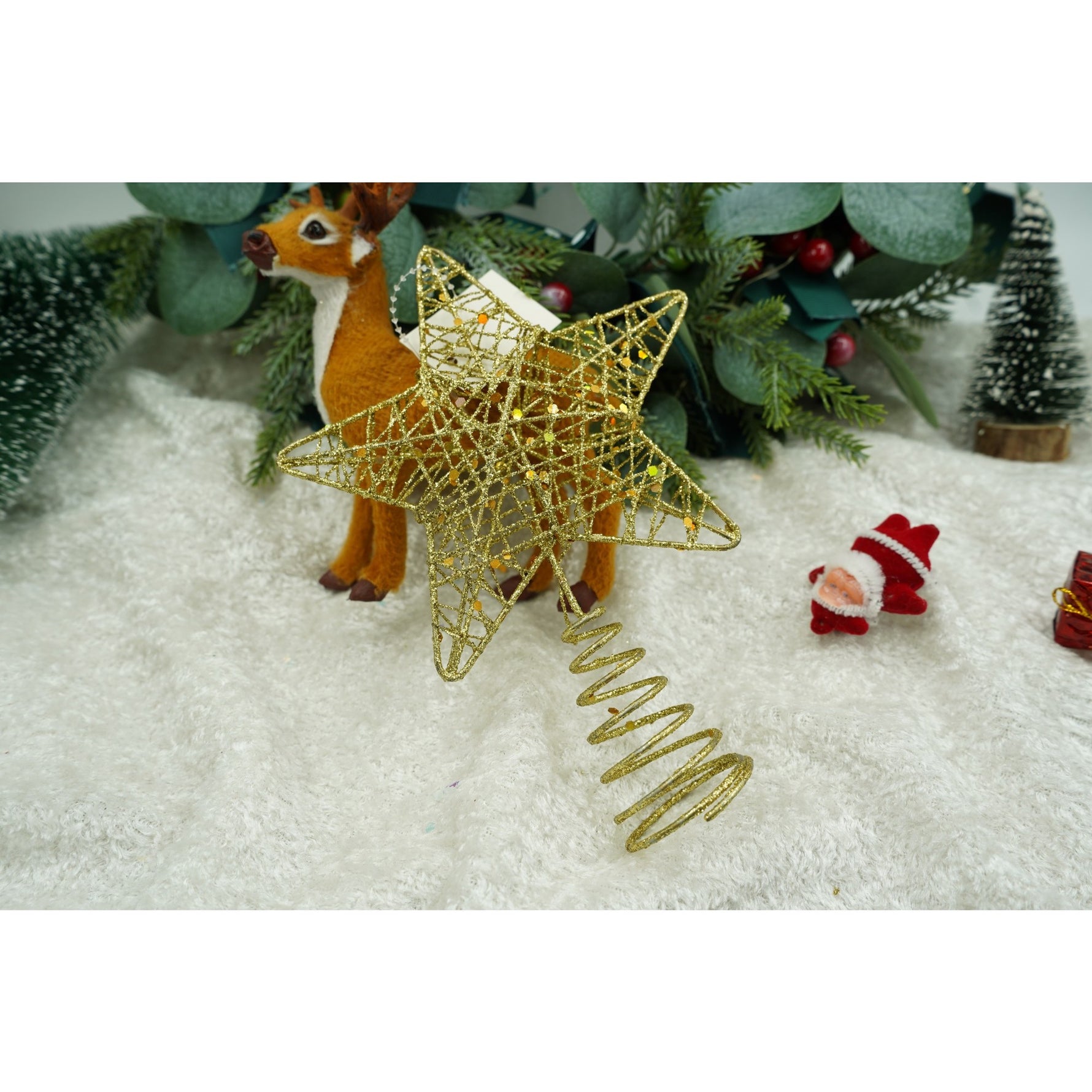 Varf decorativ de brad, Auriu, in forma de Stea, design cu paiete, din Plastic/Metal, 13 cm x 18 cm, diametru 4 cm,