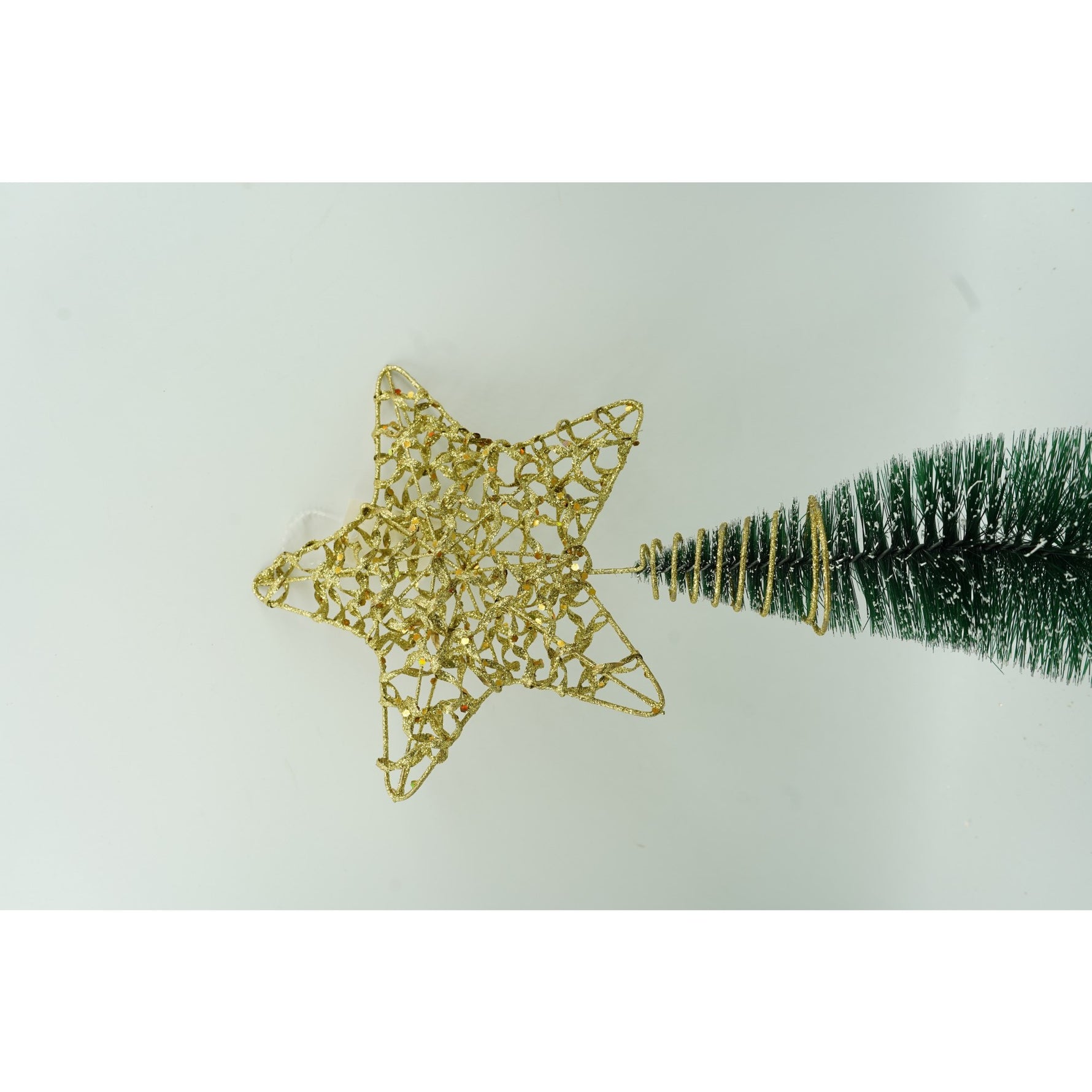 Varf decorativ de brad, Auriu, in forma de Stea, design cu paiete, din Plastic/Metal, 18 cm x 23 cm, Interior/Exterior,
